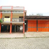 SPOT ON 93620 Anisa Homestay Syariah Near Pantai Gemah Tulungaggung