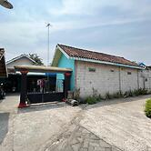 SPOT ON 93621 Kost Bu Tutik Syariah