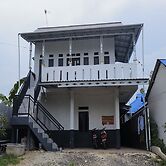 OYO 93642 Penginapan Al-asharNearWarung Acil Ubai