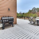 Houtzdale Home w/ Shuffleboard & Pickleball!