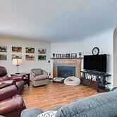 Hot Tub & Fenced Backyard: Moorhead Home!