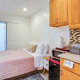 1 Mi to Linden Ave! Cozy Studio Stay in Elmont