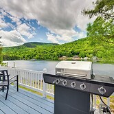 Peaceful Stark Cottage w/ Deck on South Ponds!