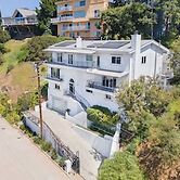 Pacific View by Avantstay Original Artist's Home