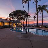 Oak Hills by Avantstay Panoramic View, Pool, Spa