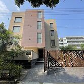 Saltstayz Select - Galleria Market & Golf Course Road