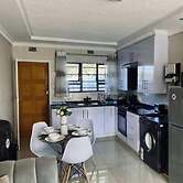Emerald Suite Sleeps 6 With Free Parking