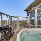 'oceanfront Castle' w/ Hot Tub & Game Room