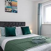Captivating 3-bed House in Blackburn