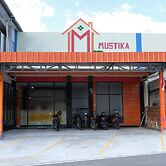 OYO Life 1149 Hotel Mustika