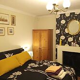 Beautiful 4-bed Apartment in Wolverhampton