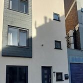 Modern Stylish 2 bedroom 2 Bath Apts.