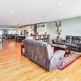 Yankton Vacation Home w/ Hot Tub & River Views