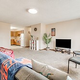 Savoy Apartment ~ 4 Mi to University of Illinois!