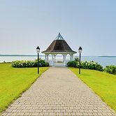 Elegant Oceanfront Maine Estate w/ Gazebo