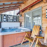 Quaint Dahlonega Cabin w/ Cavenders Creek Access!