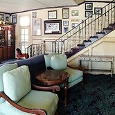 Historic Dow Hotel