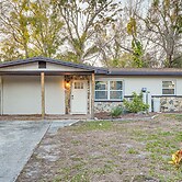 Idyllic Oldsmar Vacation Rental: 1 Mi to Beach!