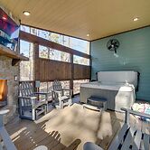 Broken Bow Cabin w/ Hot Tub, Pool Table & Fire Pit