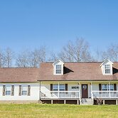 Charming Country Home w/ Deck - 20 Mi to Franklin