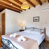 Stone Court Boutique Studios