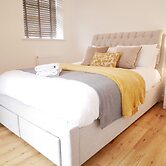 Gill Gardens Barn with Hot Tub