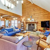Cozy Ellijay Cabin: Hot Tub, Yard, & Resort Access