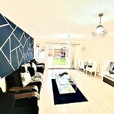 Remarkable 3-bed House in Reading