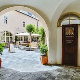 Opera apartments