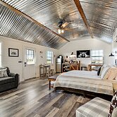 Holy Cow Cottage With Amazing Hill Country Views