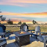 The Windmill-breathtaking Hill Country Views!