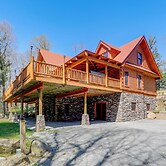 Hot Tub & Dock: Waterfront Cabin in Old Forge!