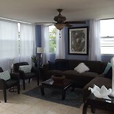 Beautiful Home At The Hill With Private Pool