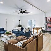 Westwood Cabin: Lake Almanor Across the Street!