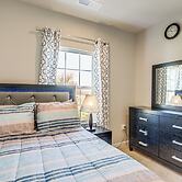 30 Mi to Downtown DC: Charming Dale City Townhome!