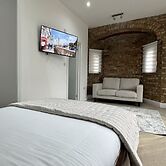 London Studios and Suites