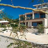 Sunset Bay Apartments