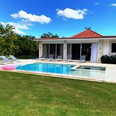 Seasideserenity - Luxury Villa Steps From The Beach