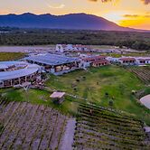 Pueblo Vinícola Parvada by Lumina