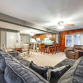 Clear Lake Vacation Rental: Walk to City Beach!