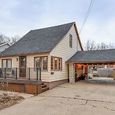 Clear Lake Vacation Rental: Walk to City Beach!