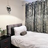 House - Sleeps 7 - Garden - Parking