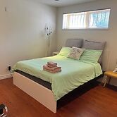 Chic 2BR Suite Vancouver West Downtown