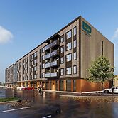 Skye Hotel & Residences