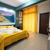 Palermonamour Art Gallery Suite