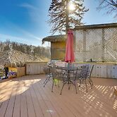 Greenwood Lake Cottage w/ Shared Dock & Hot Tub!