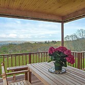 Beautiful Aquinnah Home: Ocean View, Walk to Beach