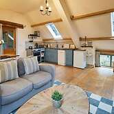 Host Stay Llewenau Draw Barn