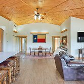 Canyon Rim Retreat w/ Private Yard & Hot Tub!