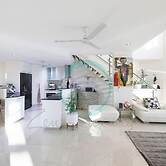 Lux Beachfront PH Office Pool Skyline Views